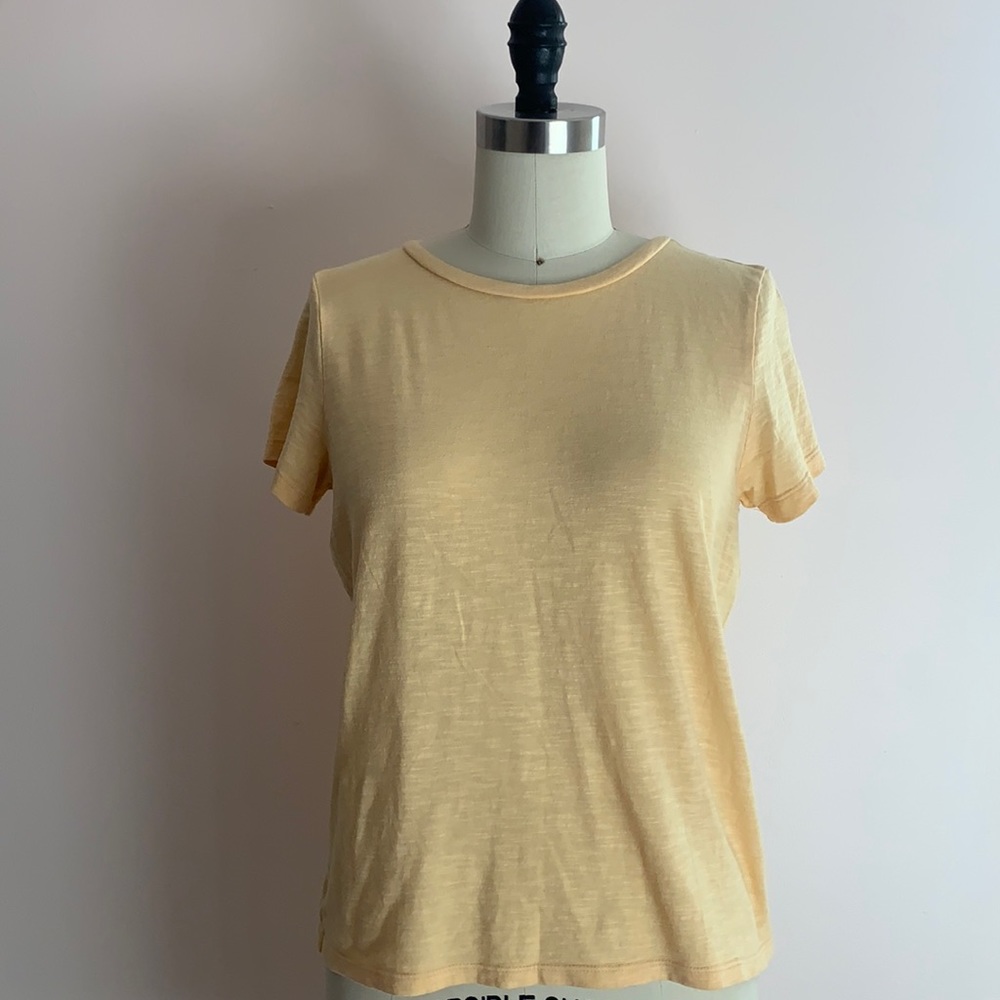 American Eagle yellow Tee